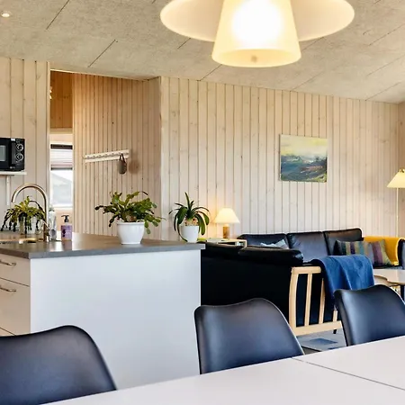 8 Person In Lokken-by Traum Løkken