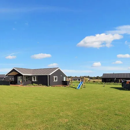 8 Person In Lokken-by Traum